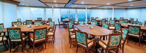 Paul Gauguin Cruise Dining<
